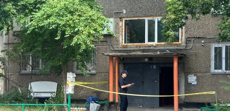 В Павлодаре мать, выбросившая детей из окна, освобождена от уголовной ответственности