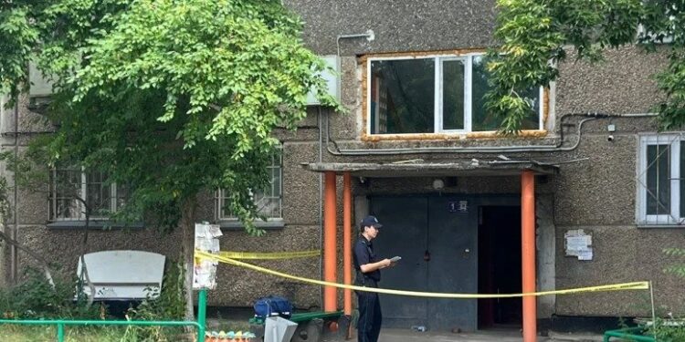 В Павлодаре мать, выбросившая детей из окна, освобождена от уголовной ответственности