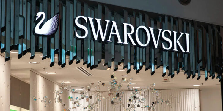 Парижде Swarovski зергерлік бутигі тоналды