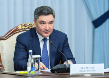 Олжас Бектенов дал поручения Минздраву и акиматам по профилактике вирусов