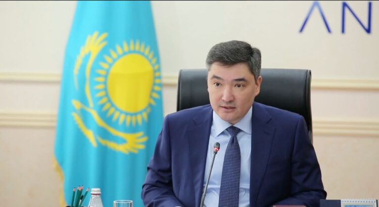 Олжас Бектенов: Вирустық аурулар кезеңінде медициналық көмекті бақылауды күшейтуді тапсырды