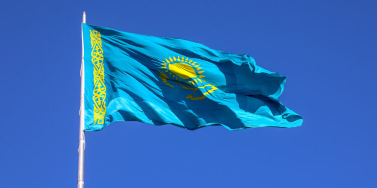 Поджог флага в Алматинской области: 12 человек арестованы