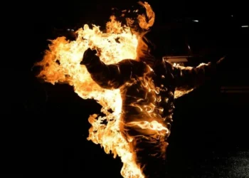 В Мангистау мужчине предотвратили попытку самоподжога у здания полиции