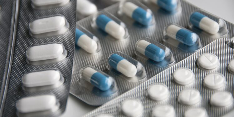 Денсаулық сақтау министрлігі 2 900 дәрінің бағасын қайта қарады