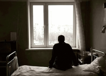 Пациент выпрыгнул из окна больницы в Акмолинской области и погиб