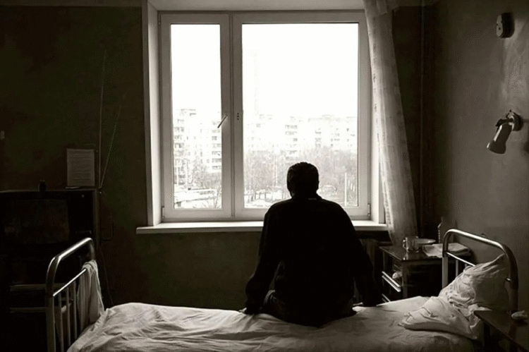 Пациент выпрыгнул из окна больницы в Акмолинской области и погиб