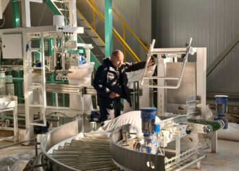 В новом предприятии Конаева растёт спрос на рабочих специалистов