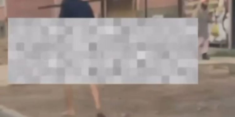 Атырауда Береке ықшам ауданында іш киімсіз жүрген ер адам ұсталды