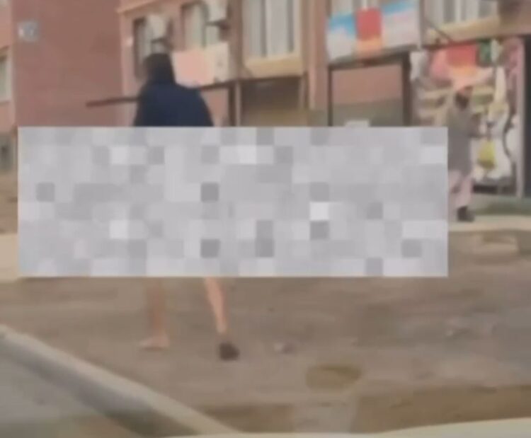 Атырауда Береке ықшам ауданында іш киімсіз жүрген ер адам ұсталды