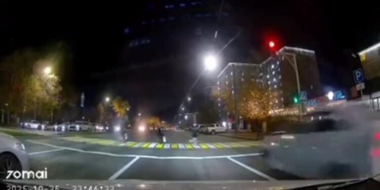 В Актобе похоронили 8-летнюю девочку, погибшую после ДТП