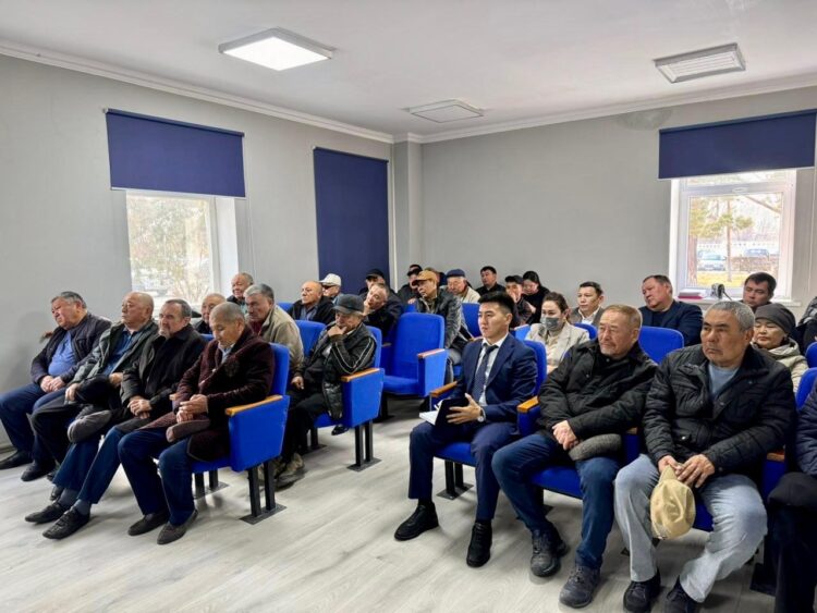 Асхат Бердиханов встретился с фермерами Шенгельды