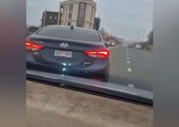 Атырауда жол жанжалы: арнайы жасақ жүргізушіні ұстады