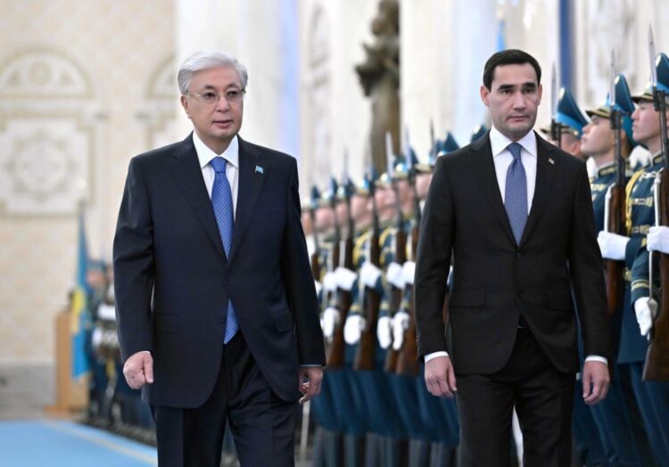 Тоқаев Ақордада Түрікменстан Президенті Сердар Бердімұхамедовті қарсы алды