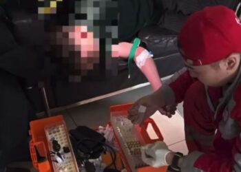 Талдықорғанда полицейлер көпірден секірмек болған жасөспірімді құтқарып қалды