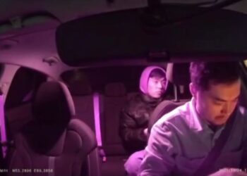 Пассажир сбежал, обманув глухого таксиста