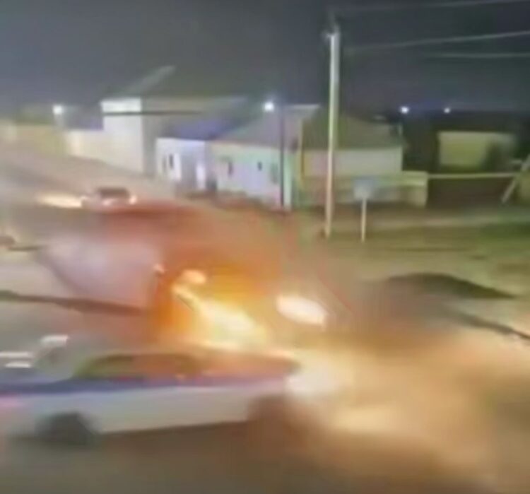 Бейнеу: патрульная машина столкнулась с Toyota Camry