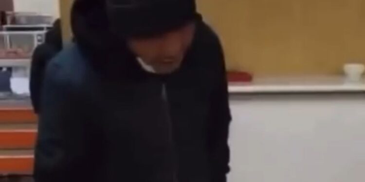 Аягоз: двое местных воспитывали иностранных туристов