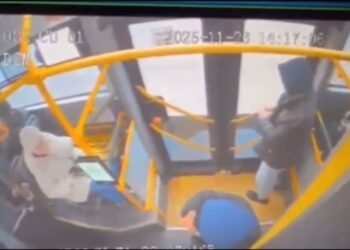 Астанада жас жігіт автобуста газ шашты