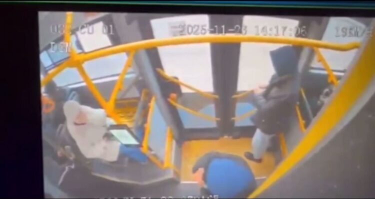 Астанада жас жігіт автобуста газ шашты