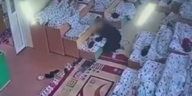 В Семей воспитательница душила 5-летнего ребёнка