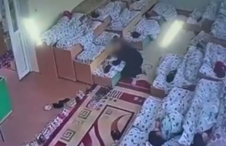 В Семей воспитательница душила 5-летнего ребёнка