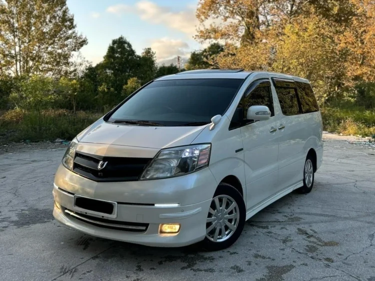 В Казахстане предлагают ограничить использование праворульных авто в пассажирских перевозках