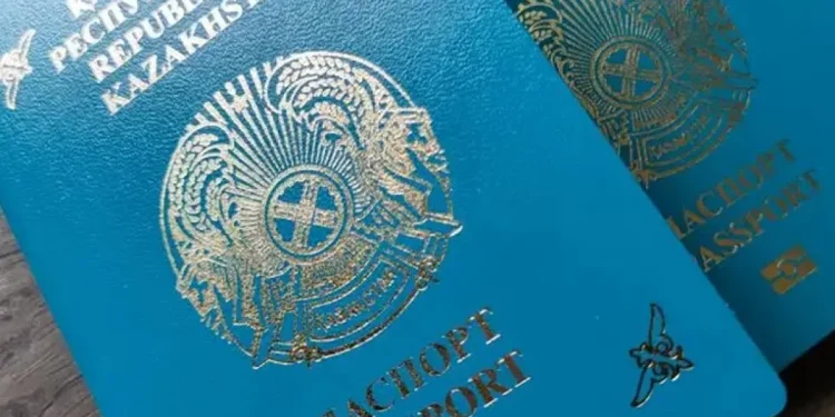 Паспорт и права подорожают: сколько казахстанцы заплатят с 1 января 2026 года
