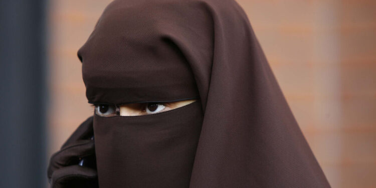 Запрет на никаб в общественных местах: вступили в силу новые правила