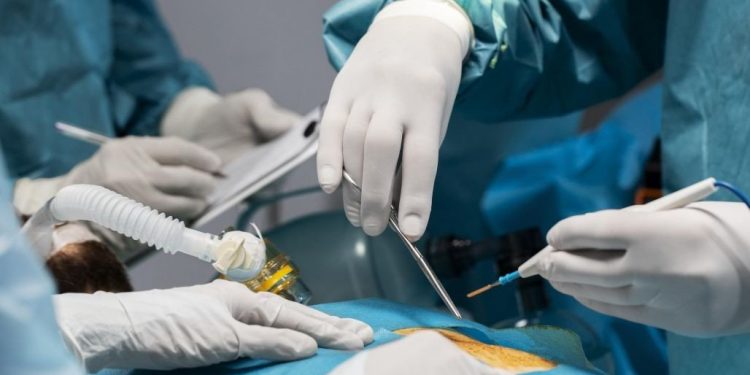 Шымкентте 3 жастағы баланың асқазанынан 16 магнит алынды