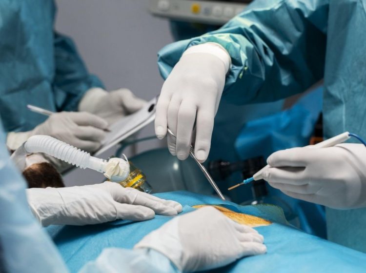 Шымкентте 3 жастағы баланың асқазанынан 16 магнит алынды