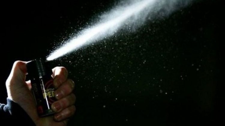 Инцидент в столичном автобусе: подростки попытались снять аварийные молотки и распылили газ в лицо водителю