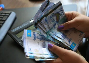 2026 жылы Қазақстанда зейнетақы мен жәрдемақылар өседі: есептеу мысалдары