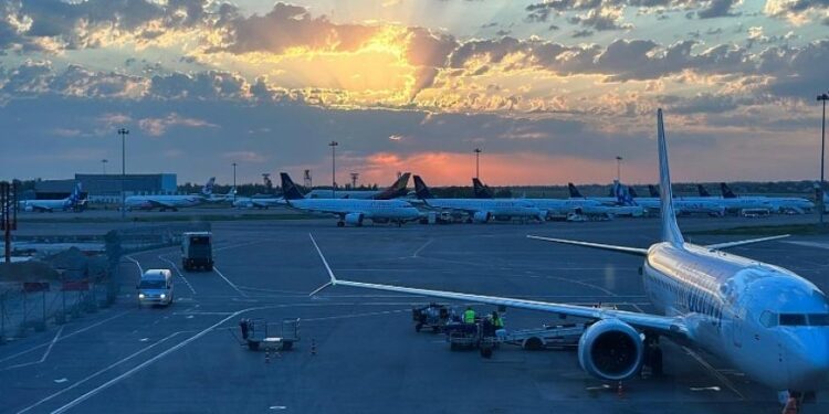 Әуежайлар авиаотын бағасын асырып қойғаны үшін айыппұлға тартылды