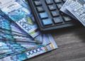 Пенсии и пособия в Казахстане вырастут в 2026 году: примеры расчётов