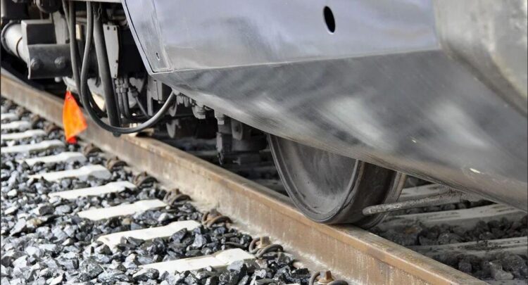 Теміржолда оқыс оқиға: Сарыөзек маңында ер адам жарақат алды