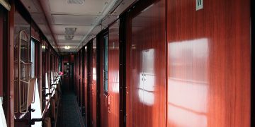 52 человека отравились угарным газом в поезде на вокзале Алматы-2