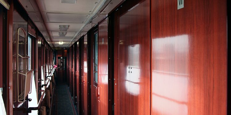 52 человека отравились угарным газом в поезде на вокзале Алматы-2