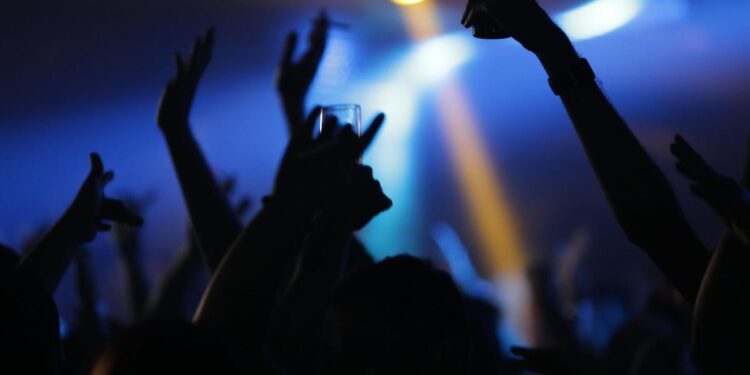 В Астане возле ночного клуба убит 18-летний парень