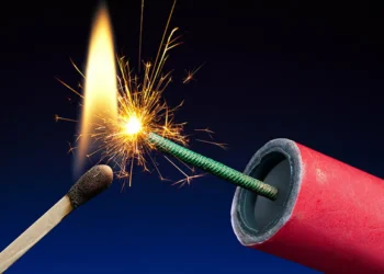 В Туркестанской области двое детей получили травмы при использовании пиротехники