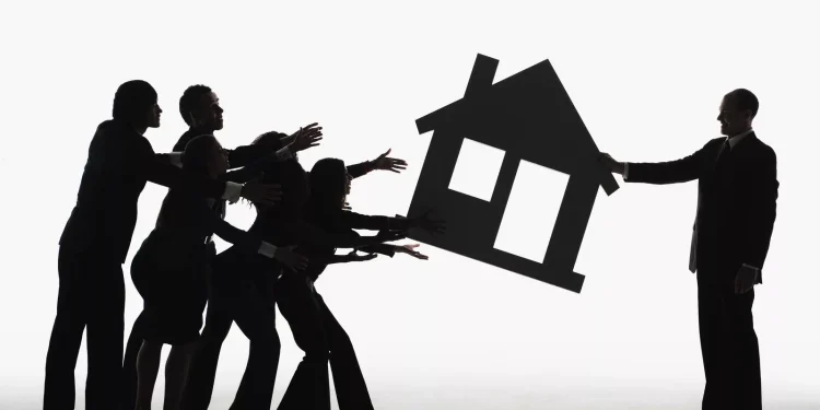 Суд признал казахстанку недостойным наследником и лишил права на дом матери