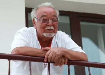 Алматыда Асанәлі Әшімовке соңғы сапар алдында еске алу рәсімі өтуде