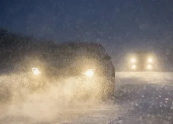 Жетісуда қар құрсауында қалған 6 адам құтқарылды