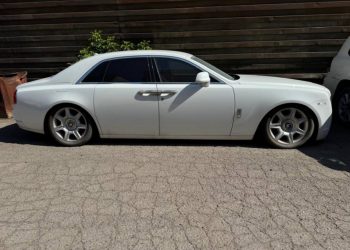 В Алматы на торги выставлен Rolls-Royce с «блатными» номерами