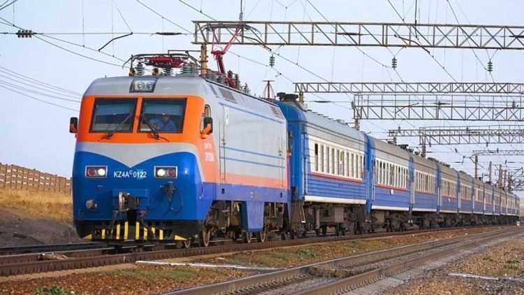 В Казахстане запустят дополнительные поезда в новогодние праздники