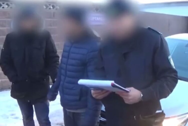 Астанада қаржы саласының қызметкері есірткі таратып жүрген күдікті ретінде ұсталды