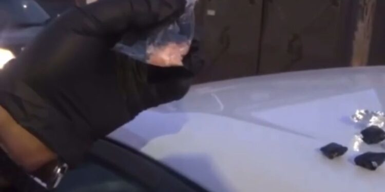 В Астане задержали сотрудника финансовой сферы по подозрению в распространении наркотиков