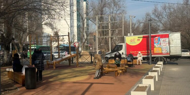 Қонаевта жабайы сауда орнына сквер салынды