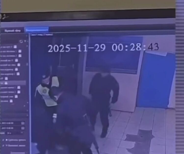 Алматы-1 вокзалы маңында пышақ ұстаған ер адамды ЖҚАЖ залалсыздандырды