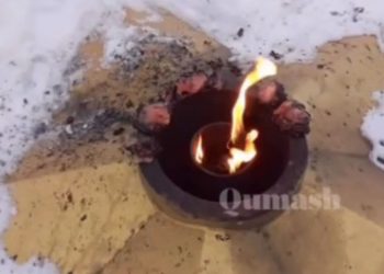 Мужчина, пожаривший курицу на Вечном огне в Риддере, арестован