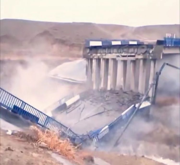 Түркістан облысында автокөлік көпірі ішінара опырылды